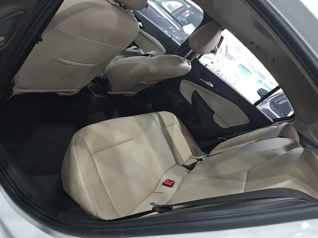 Buick Excelle 2018 — фото 17