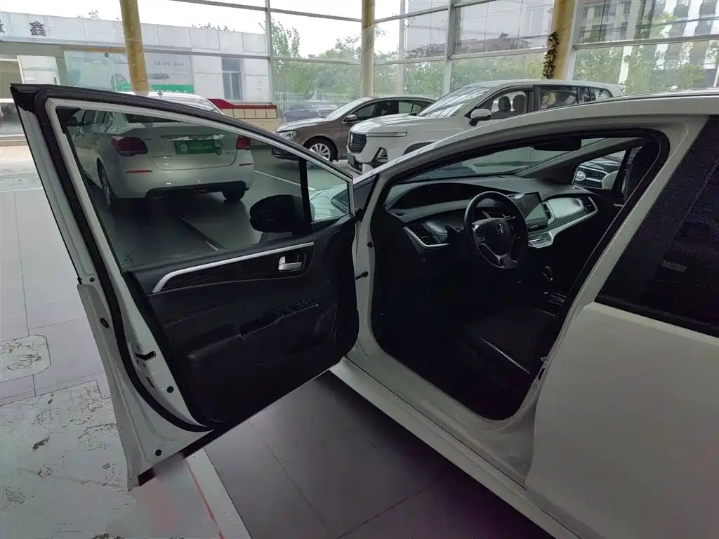 Honda Jade 2017 — фото 16