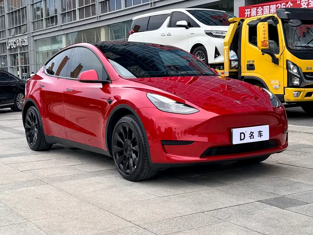 Tesla Model Y 2024 — фото 11