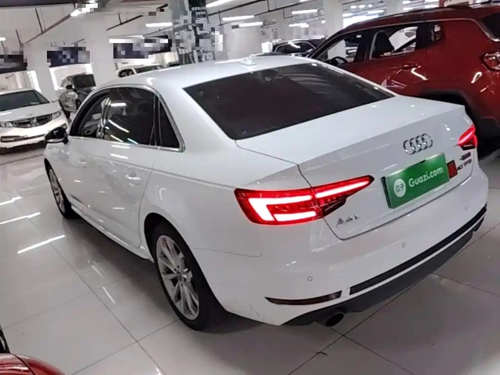 Audi A4L 2017 — фото 5