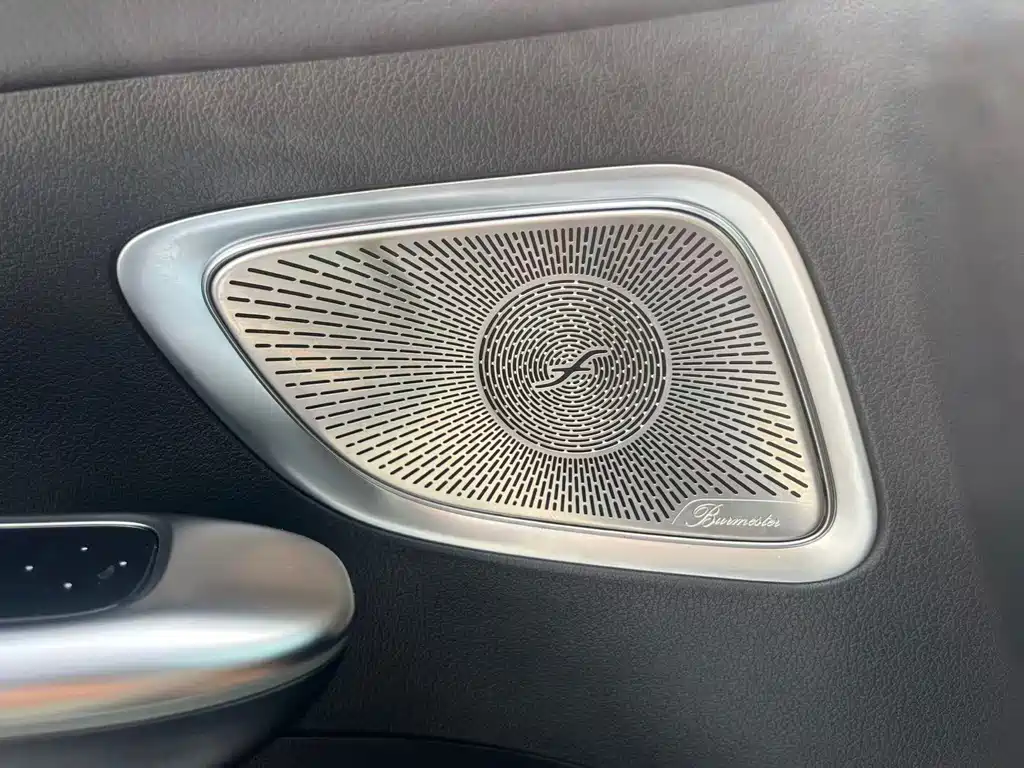 Mercedes-Benz C-Class 2023 — фото 18
