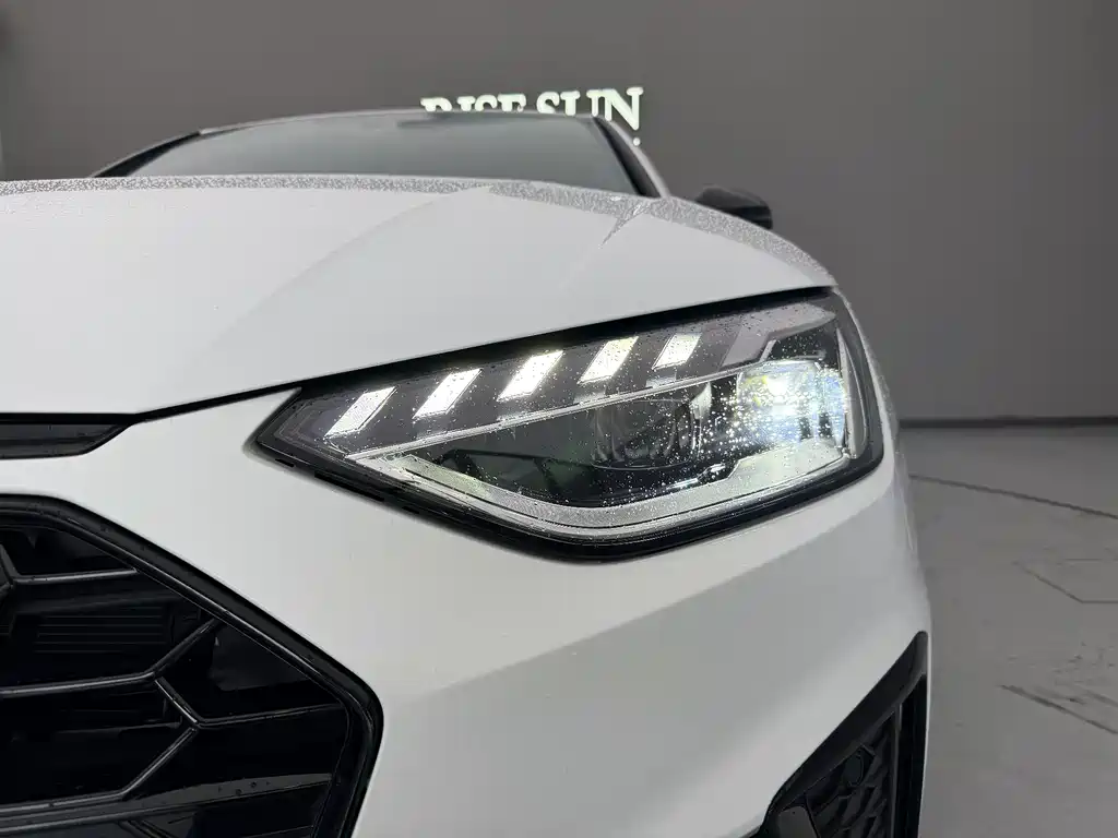 Audi A4L 2023