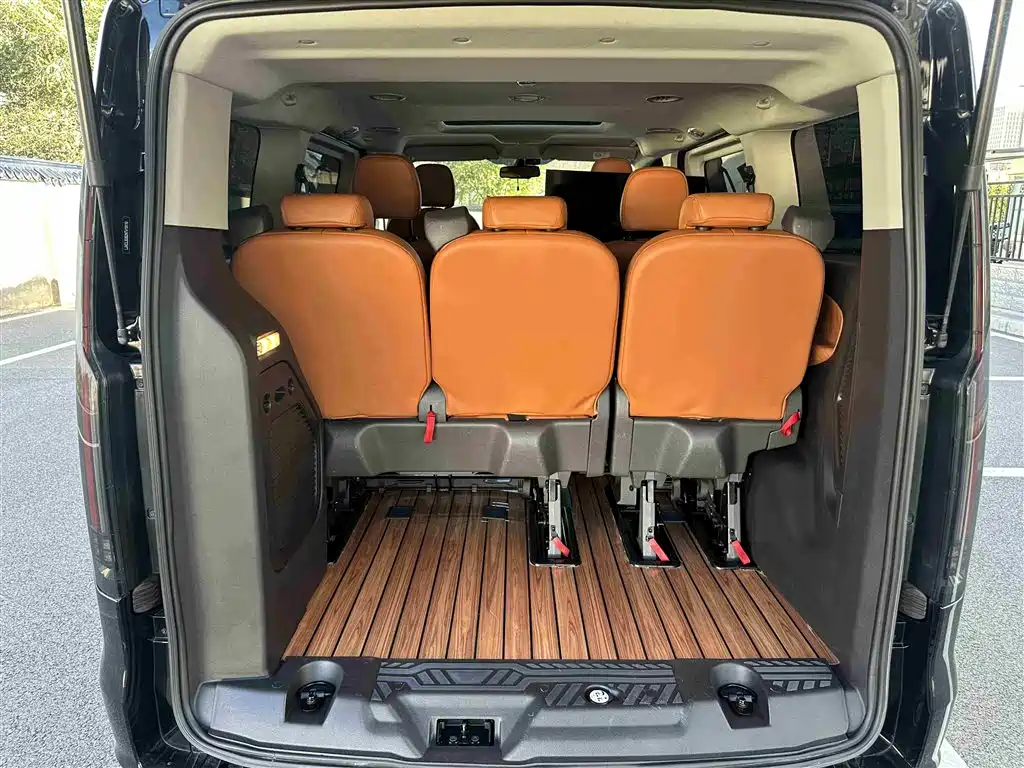 Ford Tourneo 2023 — фото 16