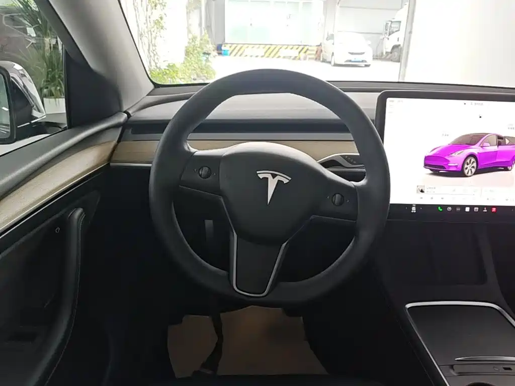 Tesla Model Y 2023 — фото 11