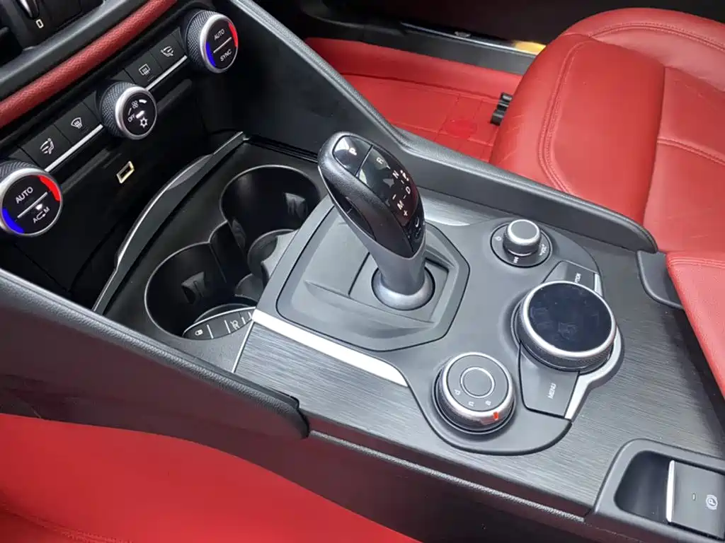 Alfa Romeo Giulia Juliet 2018 — фото 11