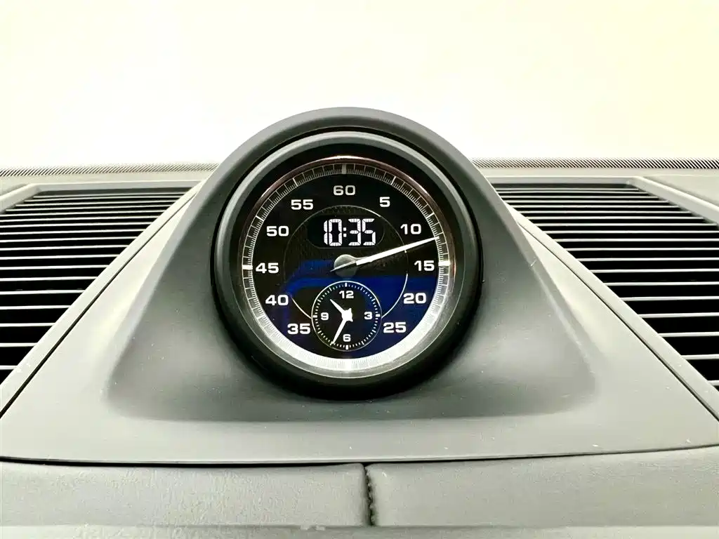 Porsche Macan 2023 — фото 16
