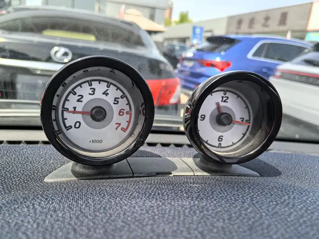 smart Fortwo 2015 — фото 18