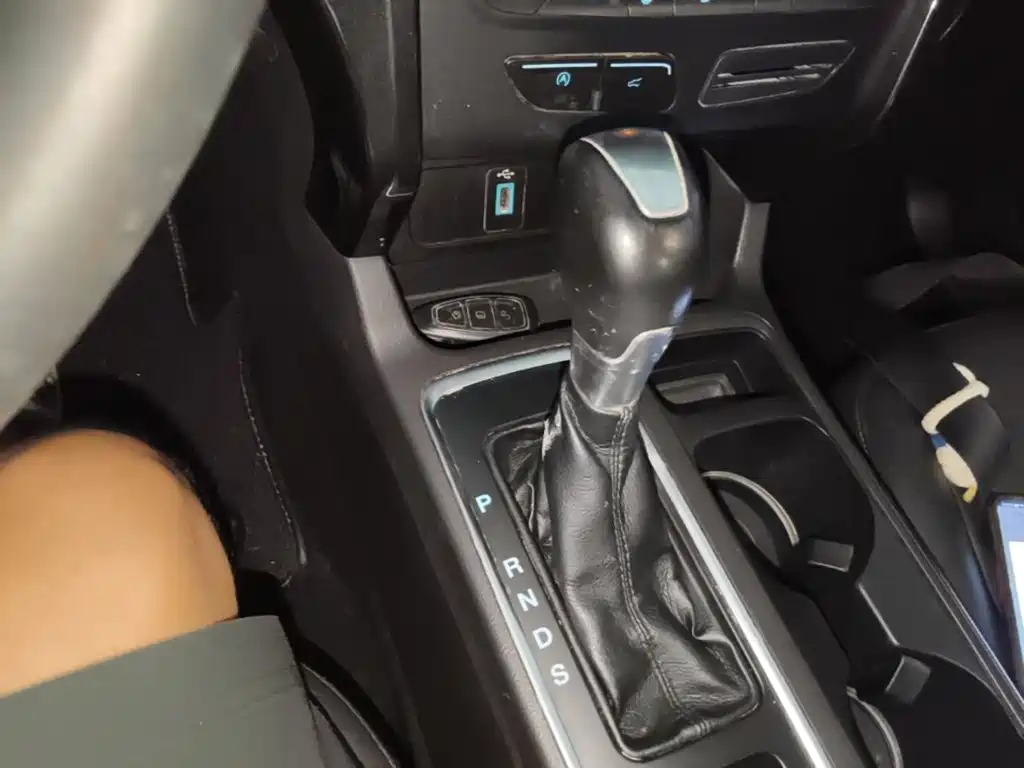 Ford Kuga 2017 — фото 14