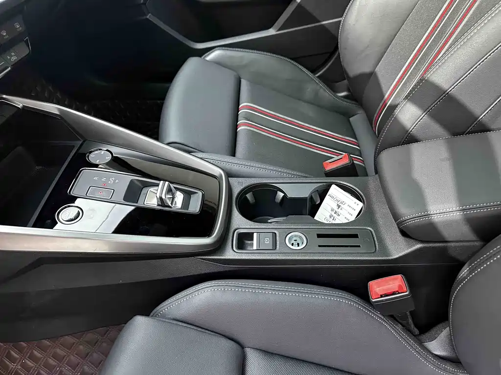 Audi A3 2023 — фото 12