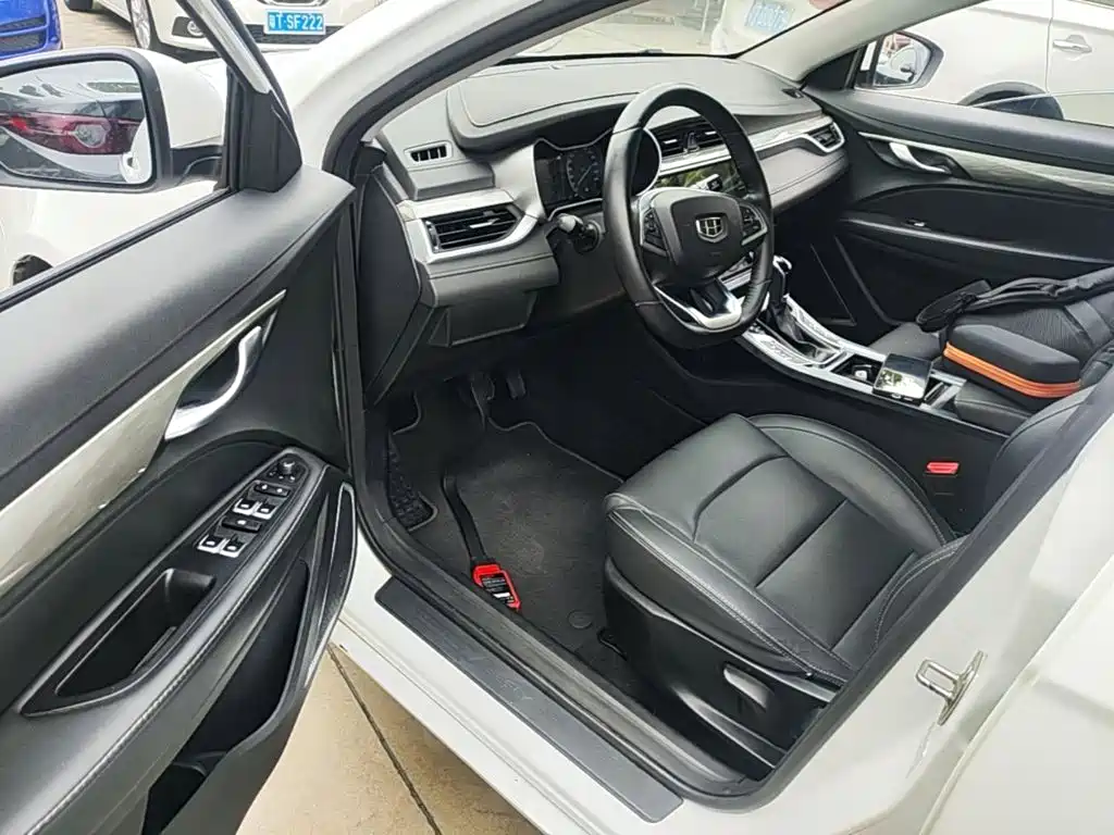 Geely Emgrand 2020 — фото 16
