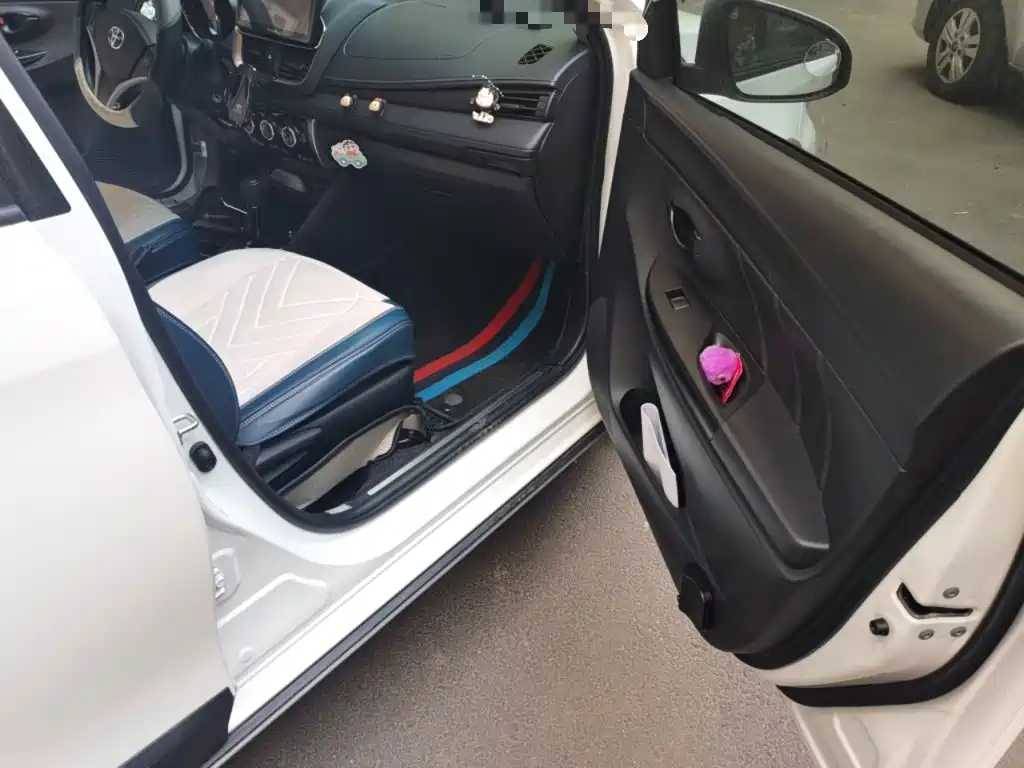 Toyota Yaris L 2022 — фото 20