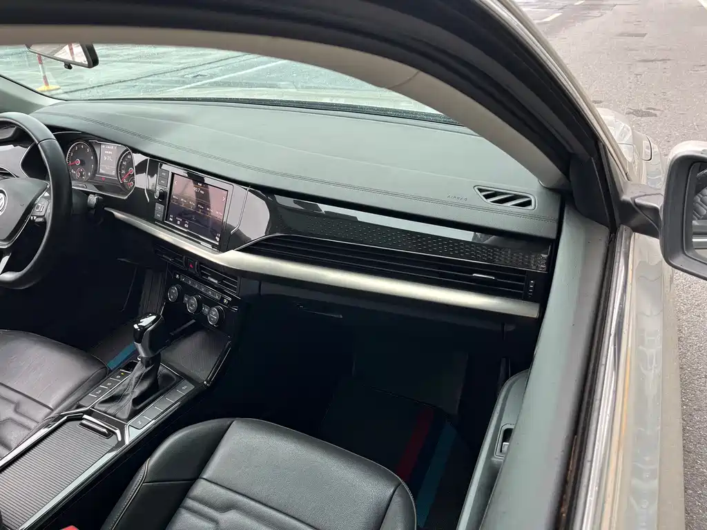 Volkswagen Passat 2019 — фото 16