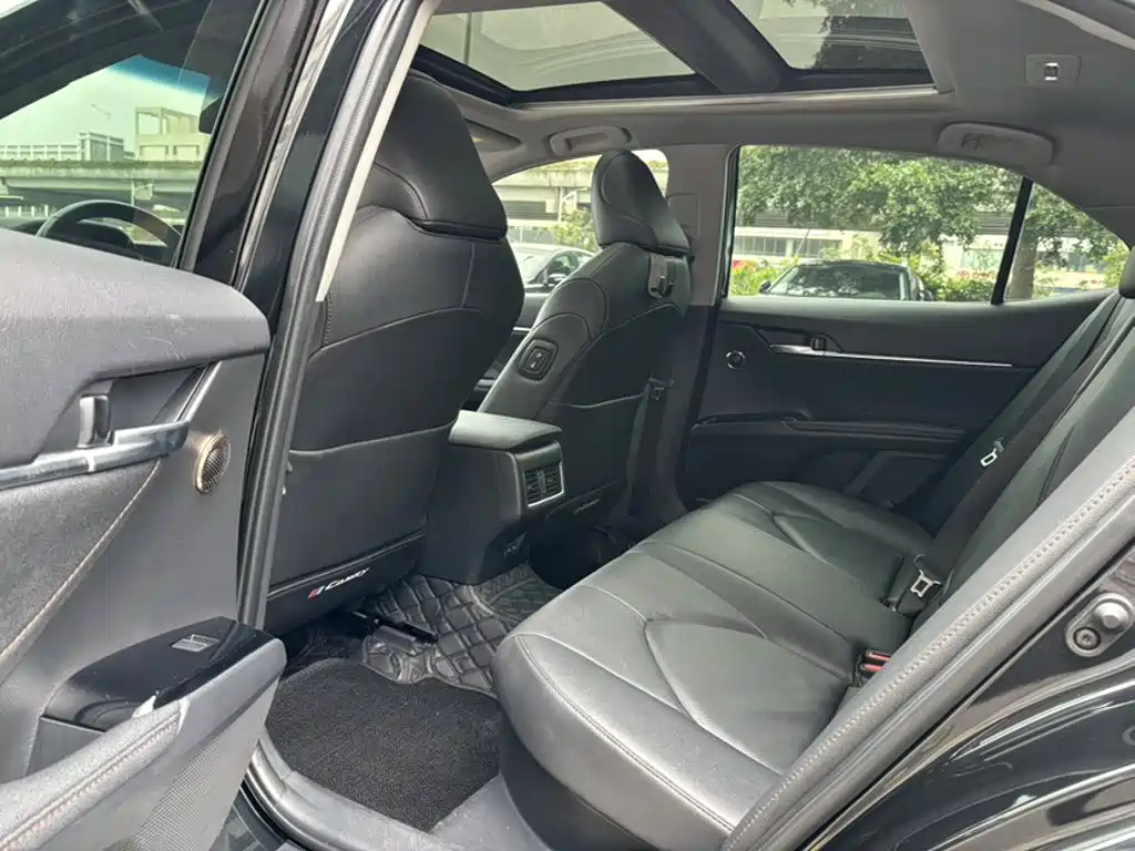 Toyota Camry 2024 — фото 20