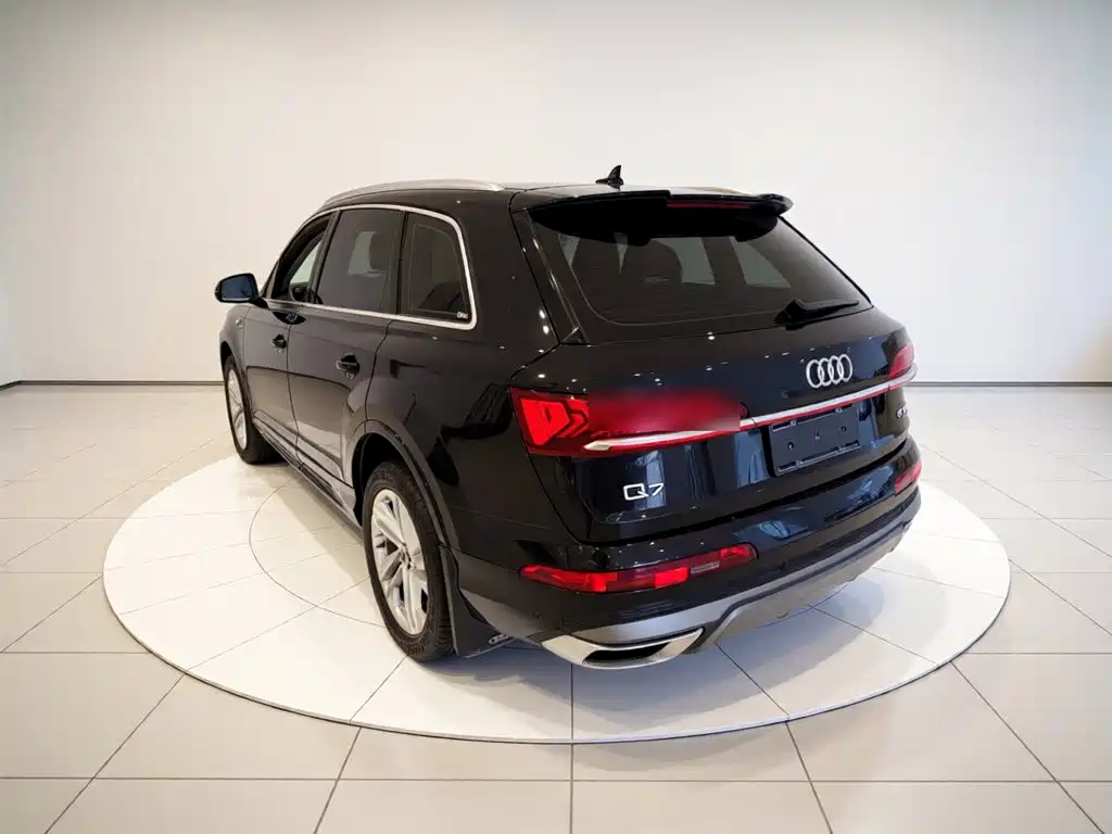 Audi Q7 2021 — фото 23