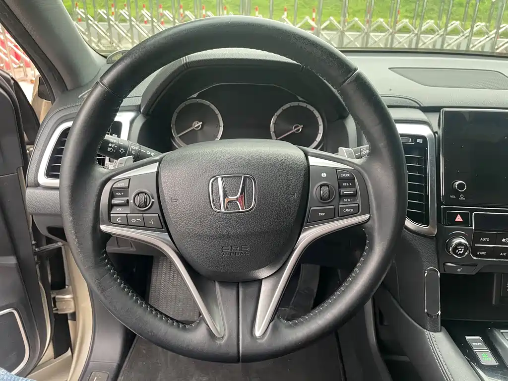 Honda UR-V 2017 — фото 13