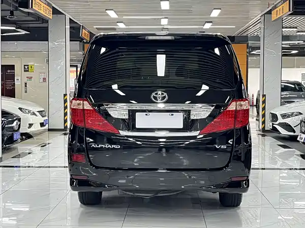 Toyota Alphard 2011