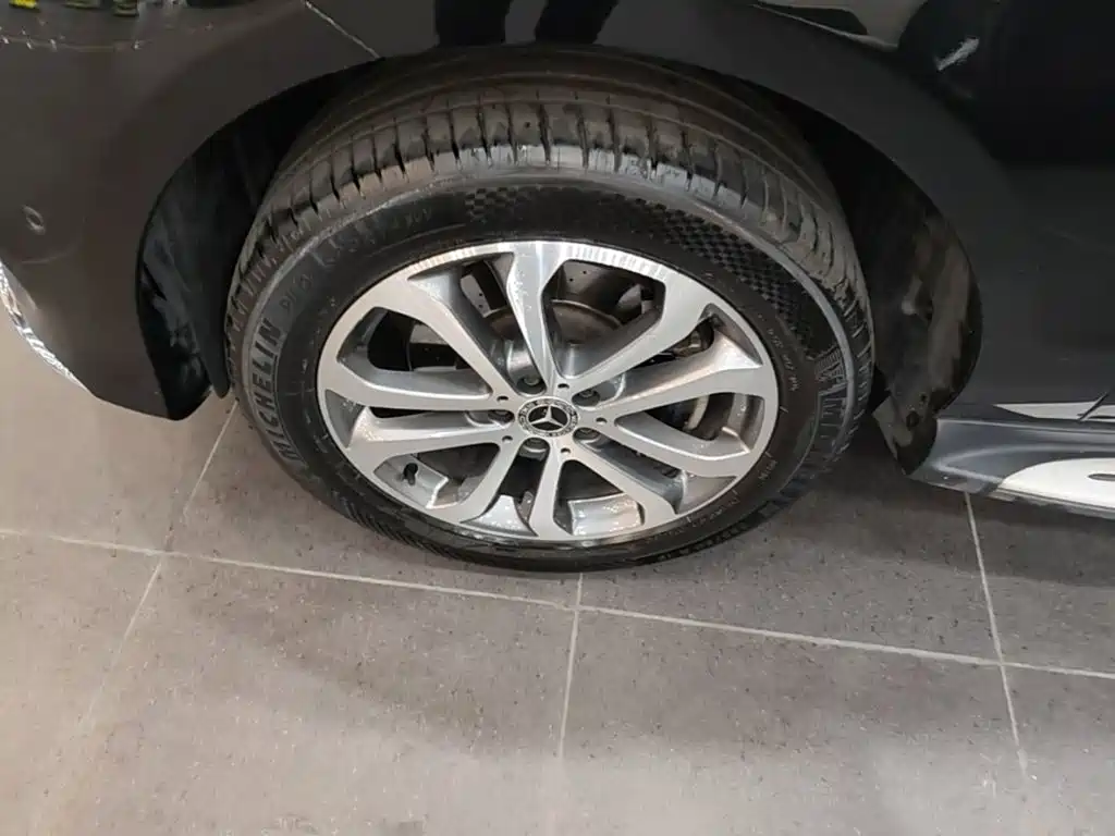 Mercedes-Benz GLE 2017 — фото 23