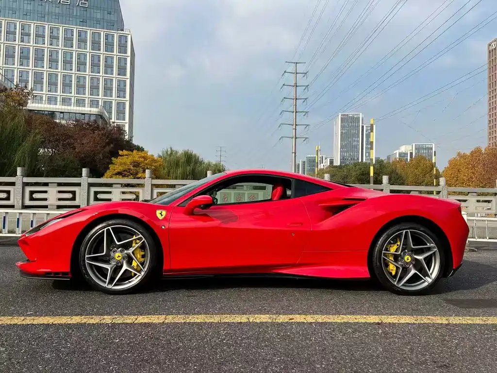 Ferrari F8 2021 — фото 3