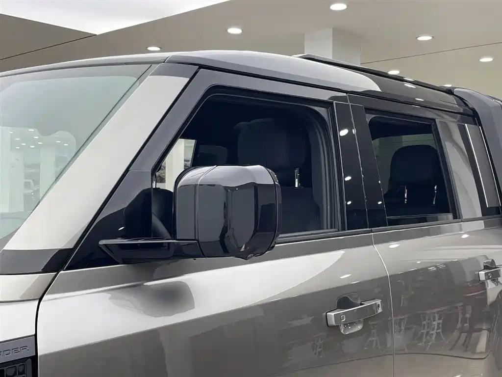 Land Rover Defender 2025 — фото 8