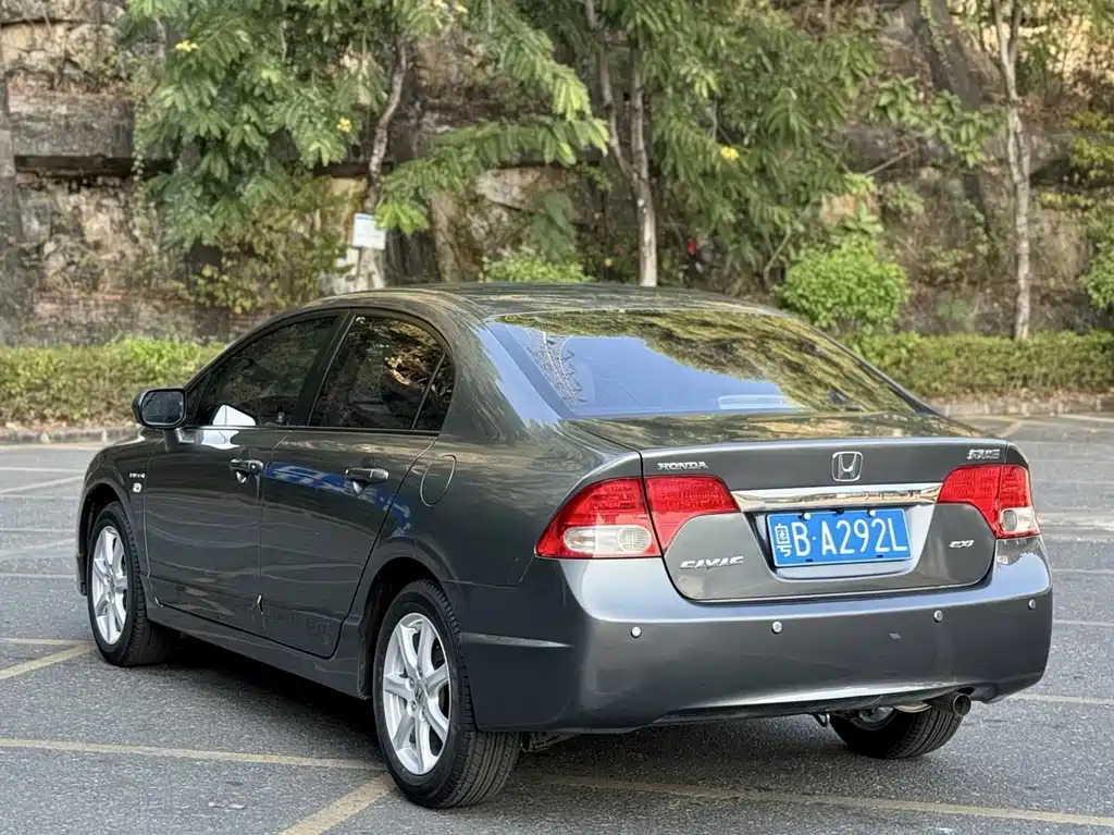 Honda Civic 2010 — фото 24