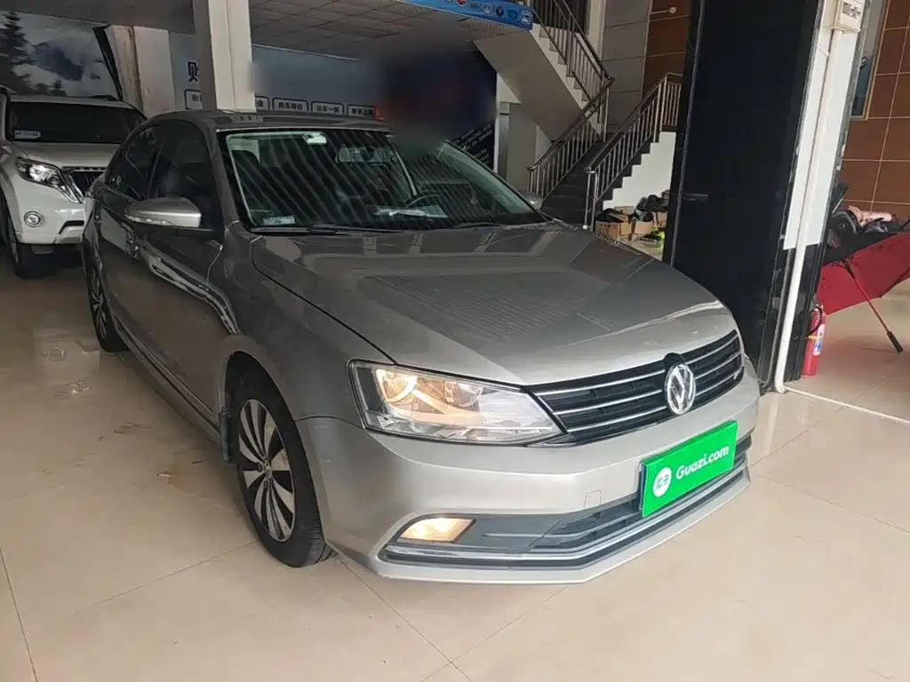 Volkswagen Sagitar 2018