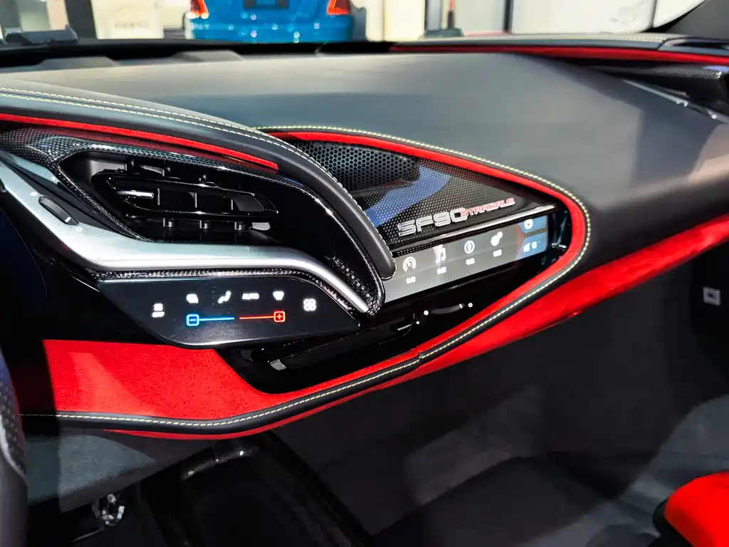 Ferrari SF90 2021 — фото 19