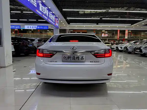 Lexus ES 2015