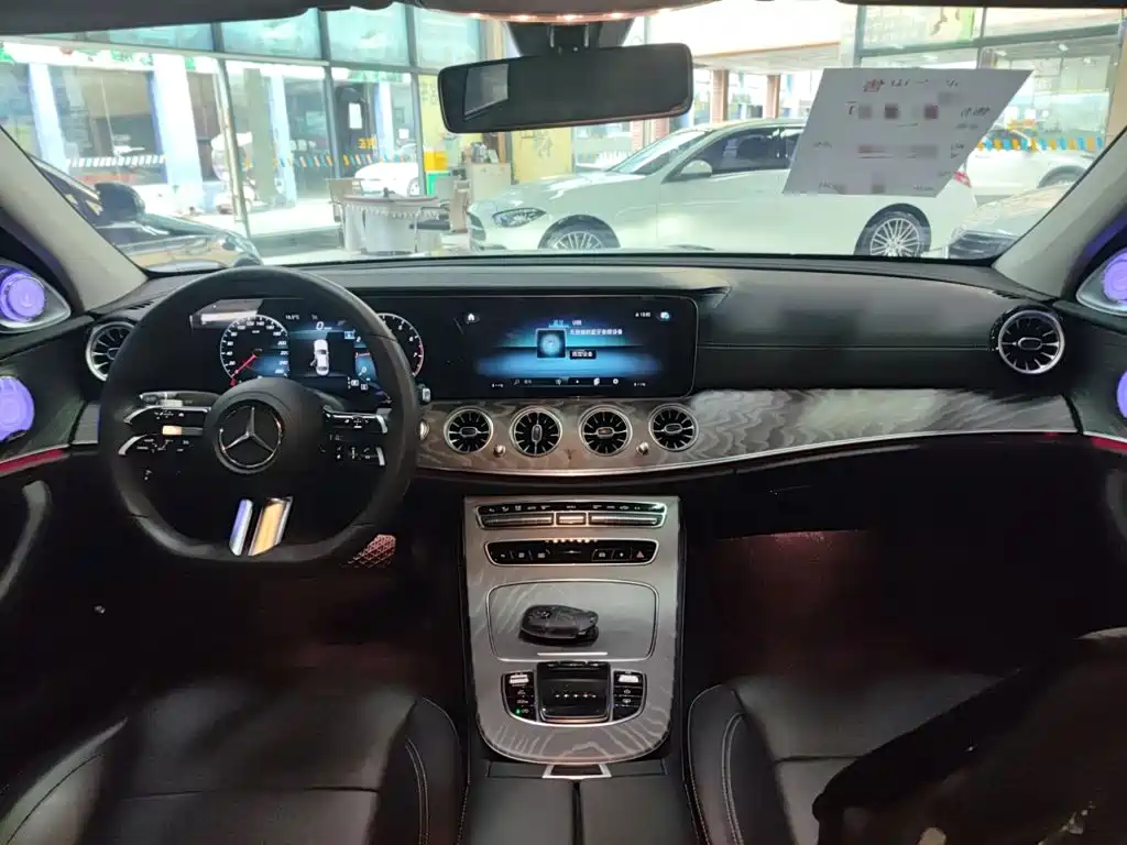 Mercedes-Benz E-Class 2022