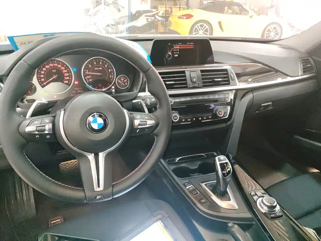 BMW 3 Series 2017 — фото 10