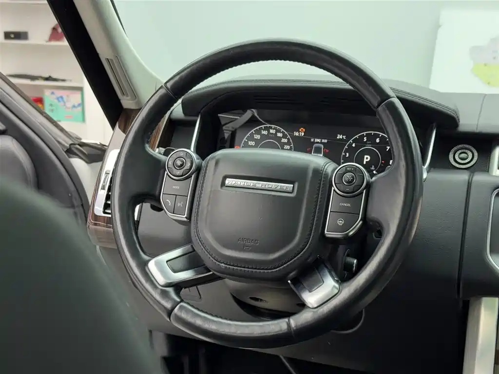 Land Rover Range Rover 2018 — фото 11