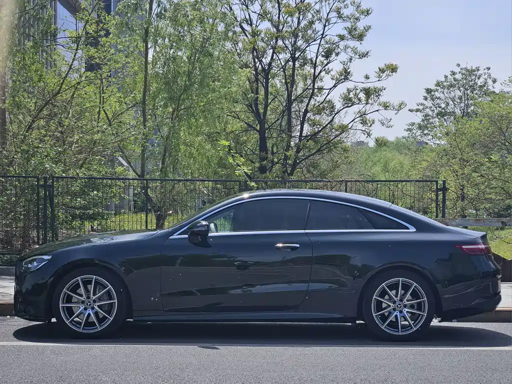Mercedes-Benz E-Class 2023 — фото 2