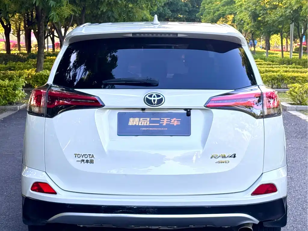 Toyota RAV4 2019 — фото 22