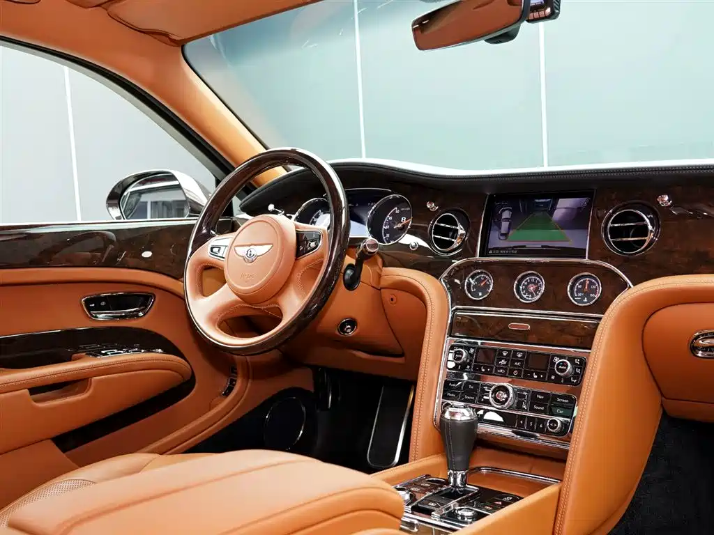 Bentley Mulsanne 2020 — фото 16