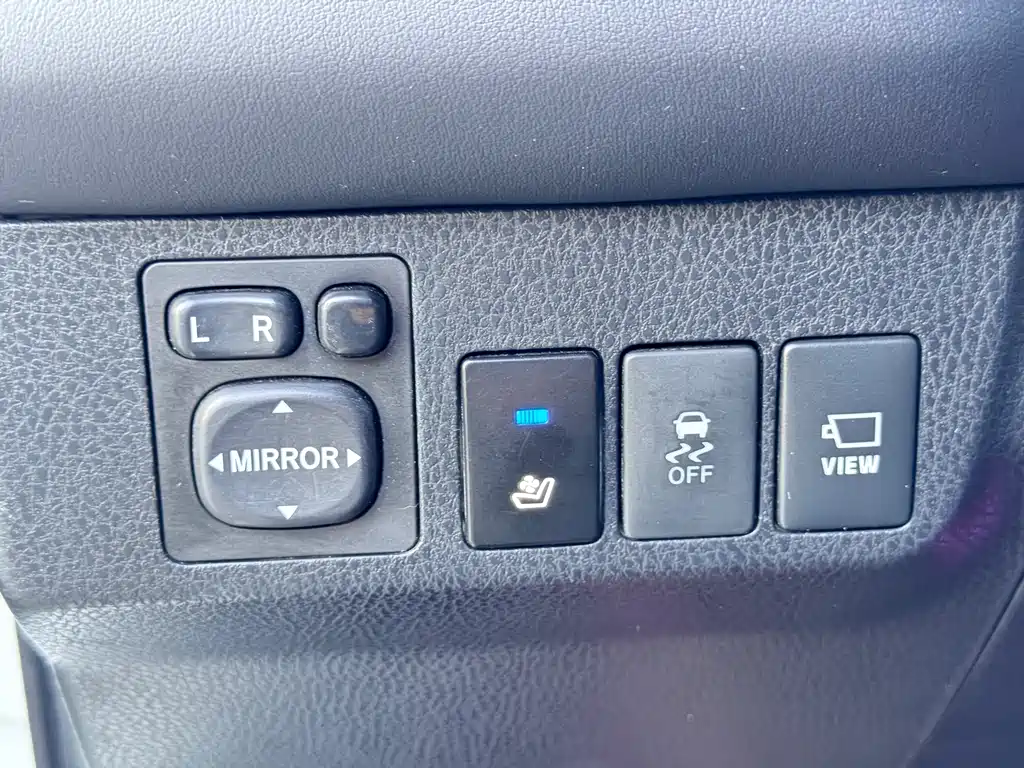 Toyota RAV4 2019 — фото 16