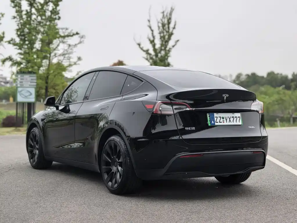 Tesla Model Y 2022 — фото 17