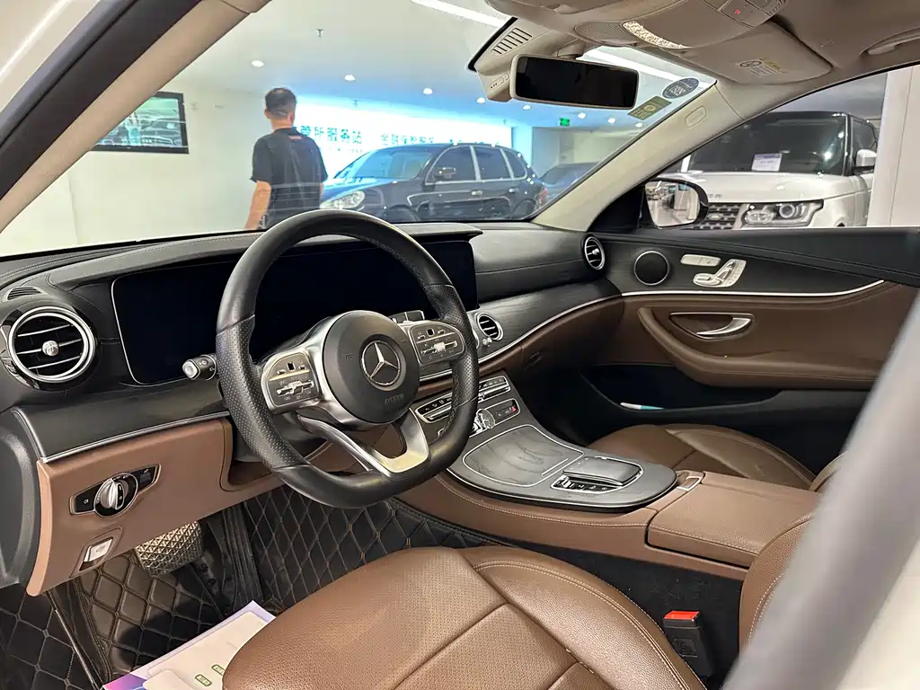 Mercedes-Benz E-Class 2019 — фото 10