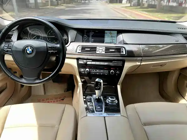 BMW 7 Series 2011