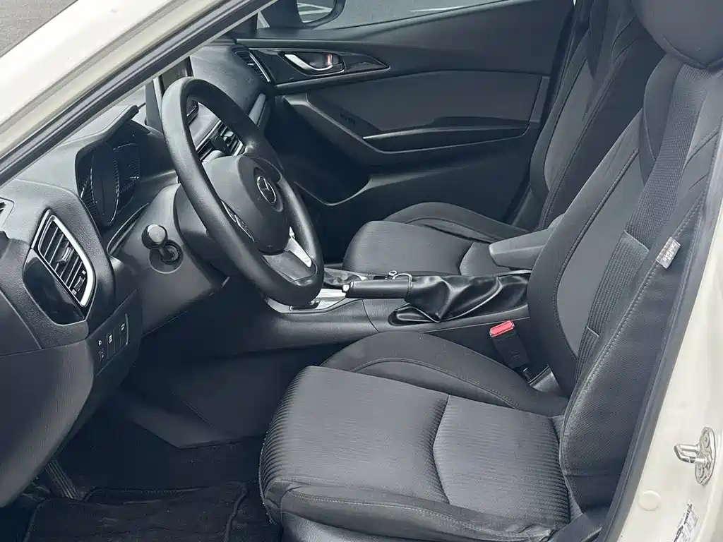 Mazda 3 Axela 2016 — фото 4