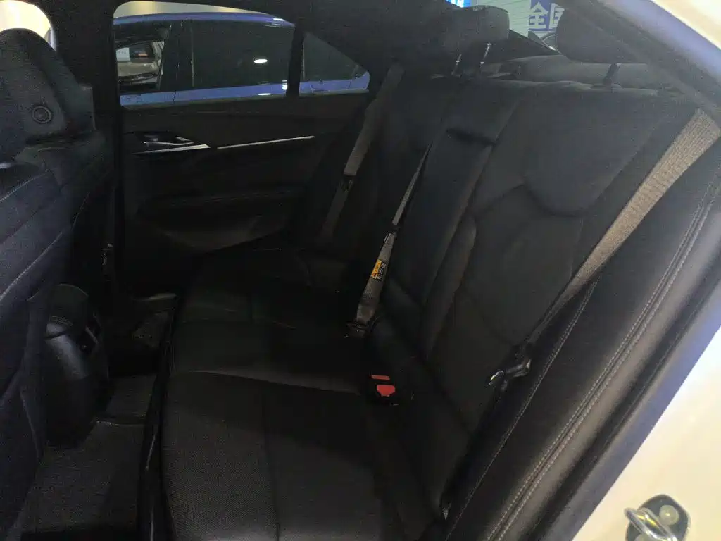 Cadillac CT4 2023 — фото 17