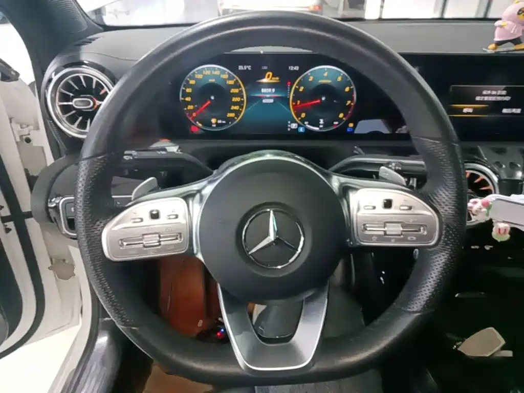 Mercedes-Benz A-Class 2022 — фото 4