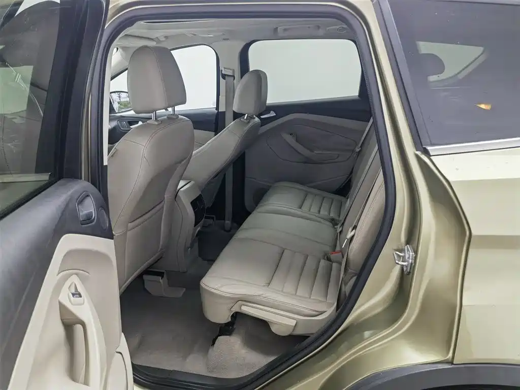 Ford Kuga 2013 — фото 15