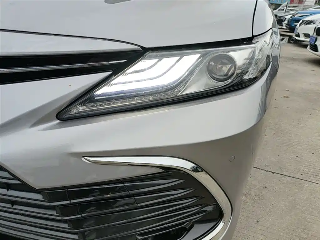 Toyota Camry 2021 — фото 24