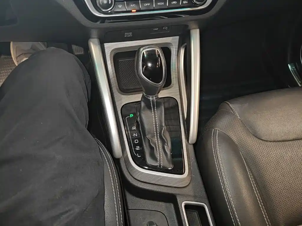 Geely Vision X3 2018 — фото 14