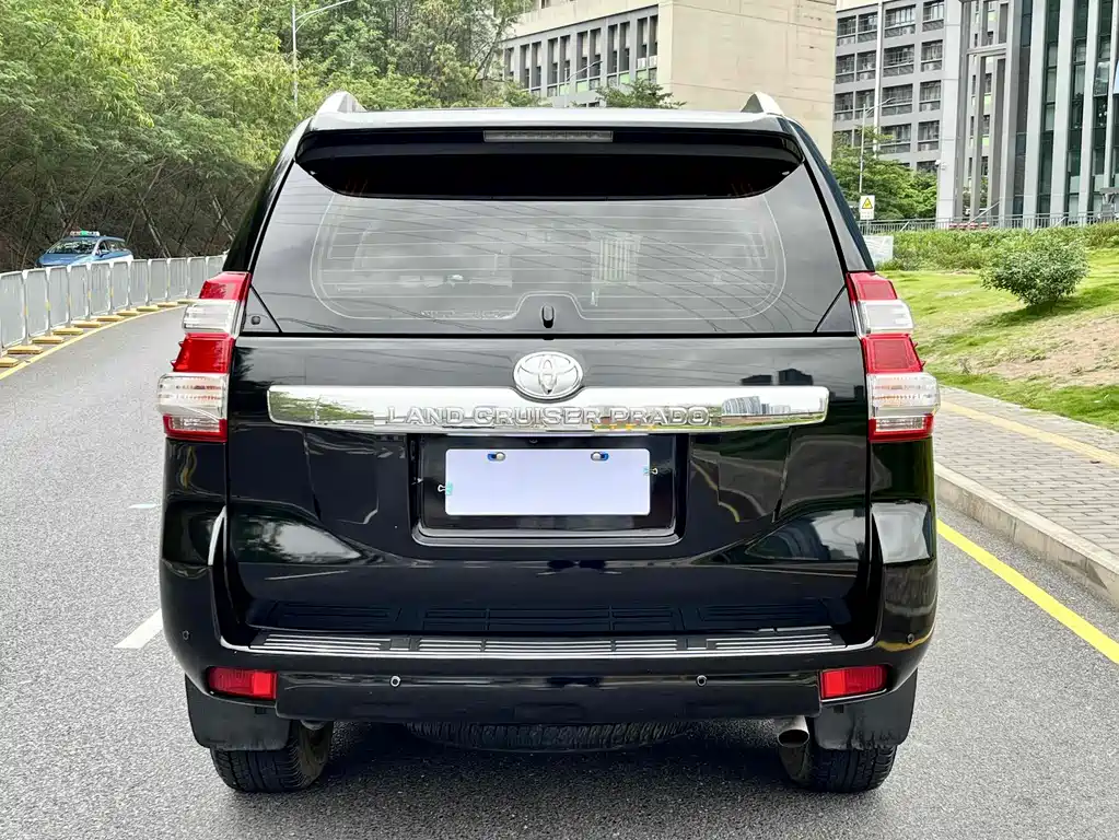 Toyota Prado 2016 — фото 16