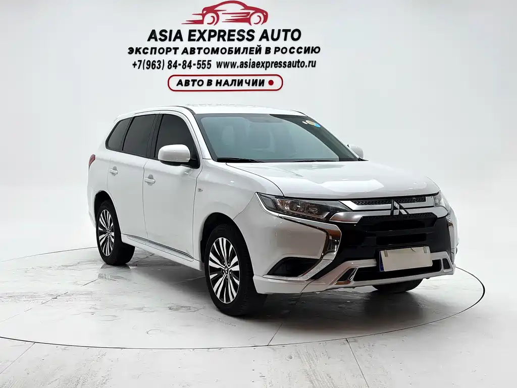 Mitsubishi Outlander 2021 — фото 3