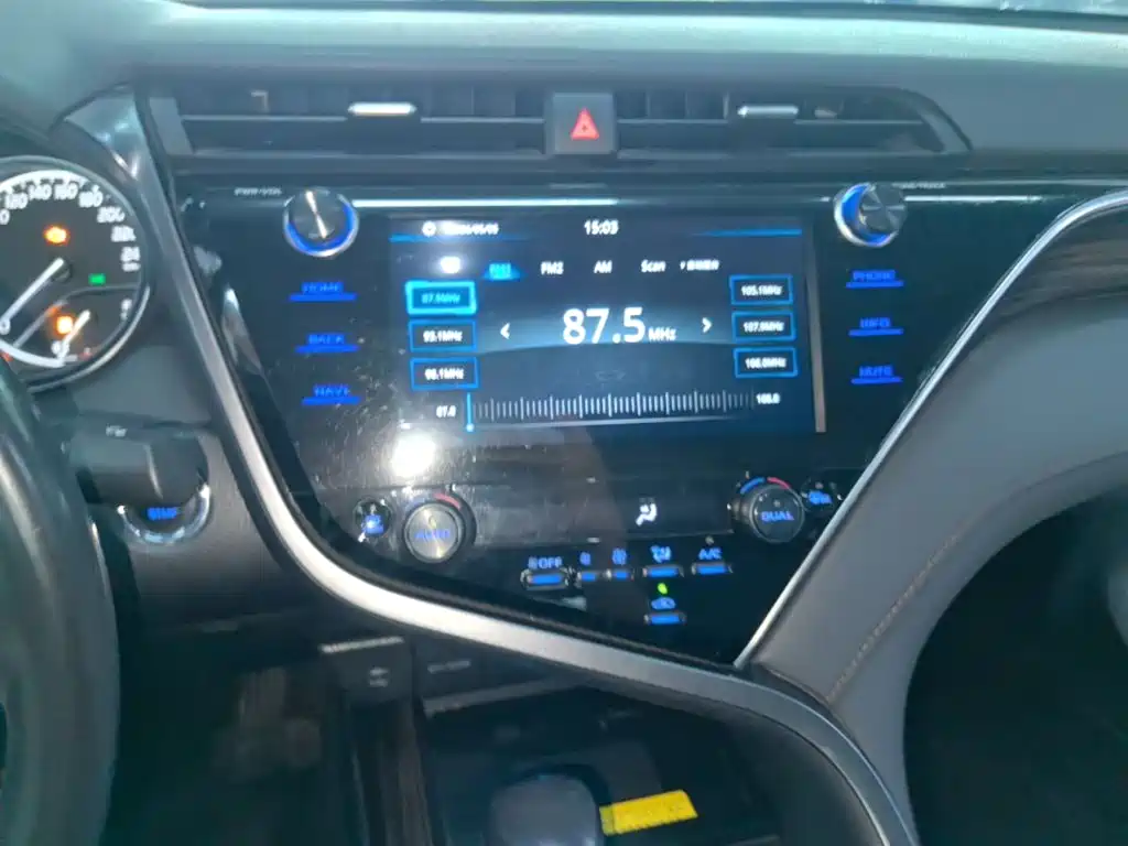 Toyota Camry 2019 — фото 13