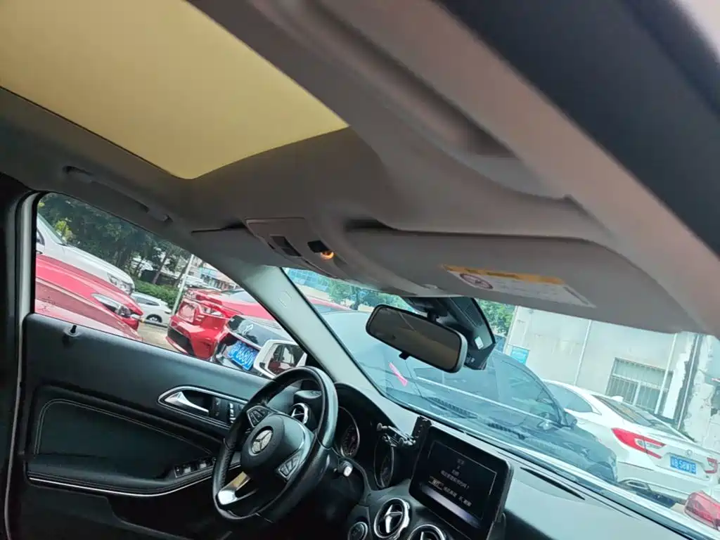 Mercedes-Benz GLA 2018 — фото 18