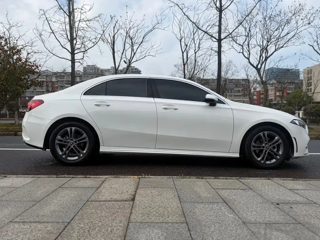 Mercedes-Benz A-Class 2022 — фото 8