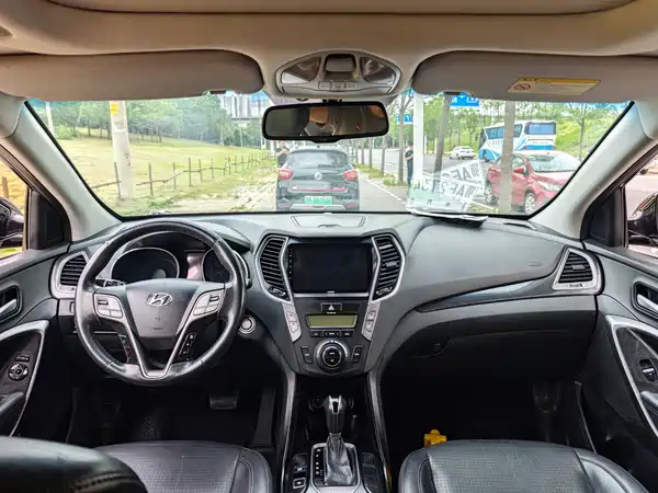 Hyundai Santa Fe 2013