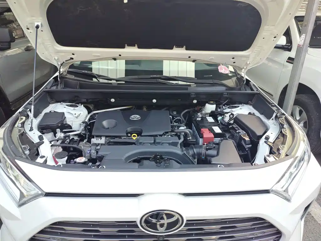 Toyota RAV4 2020 — фото 16